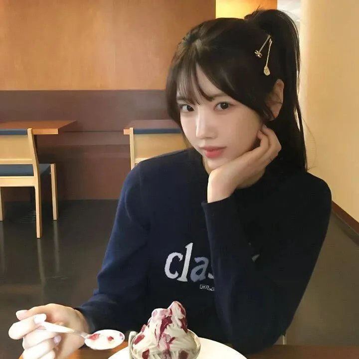 潇洒佳人淡淡妆